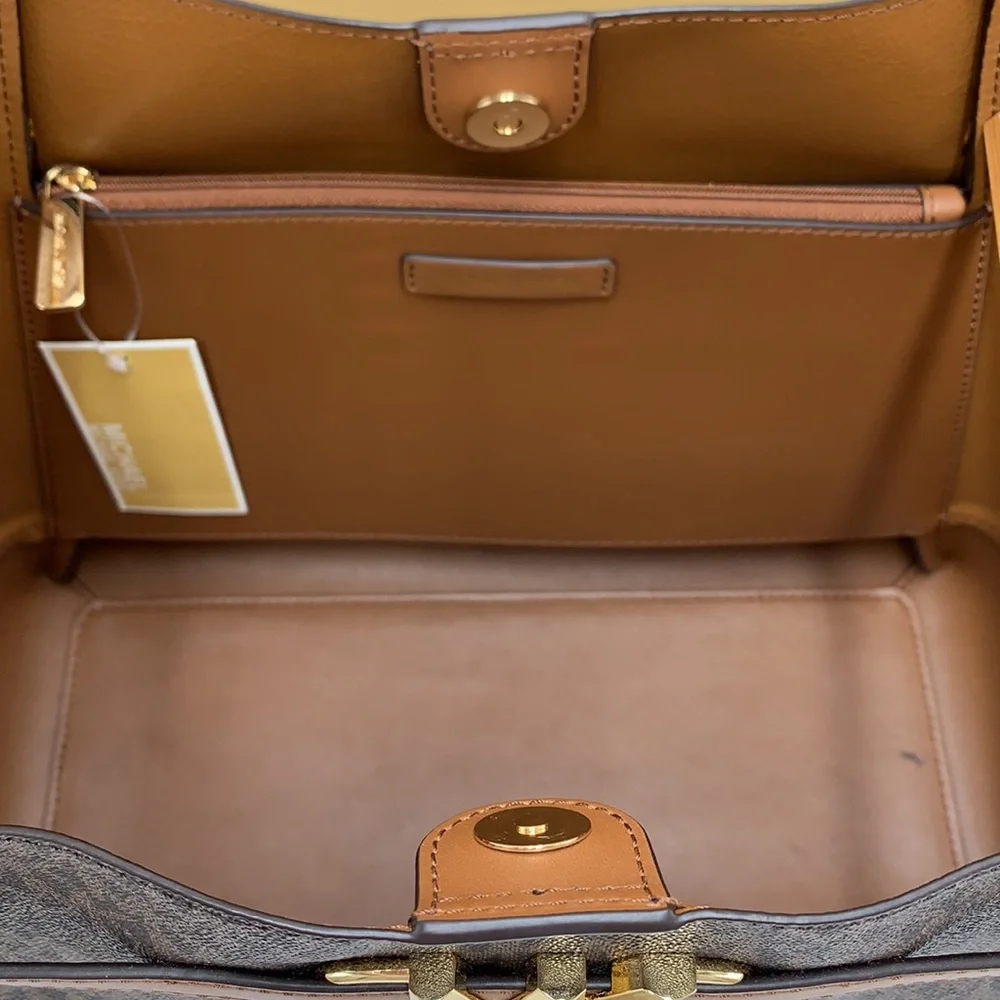 MICHAEL KORS
REED  Large BELTED Logo Tote Bag BROWN SIGNATURE COLOR - Picture 10 of 16